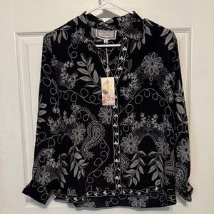 Aratta size small NWT Black and White Floral Button-Up Blouse